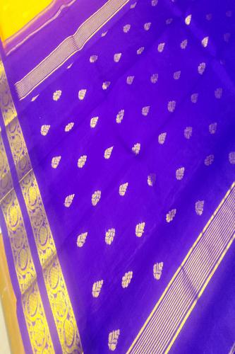 THIRUBHUVANAM HF ZARI SILK SAREE 550 MTS